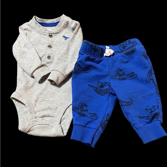 Carter’s Baby Boy Outfit Bundle - Picture 2 of 7